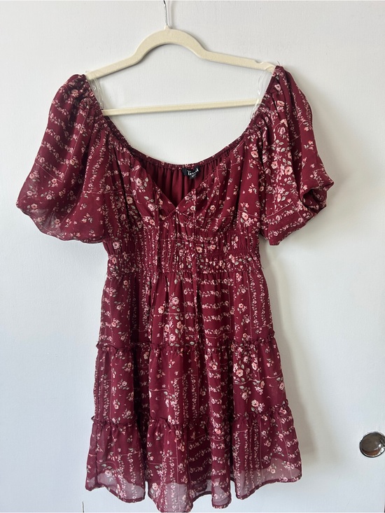 Trixxi Dresses & Skirts - Trixxi Wine Floral Puff-Sleeve Mini Dress